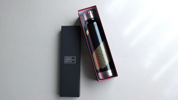 Japanese modern water bottle (black) designed in urushi lacquer