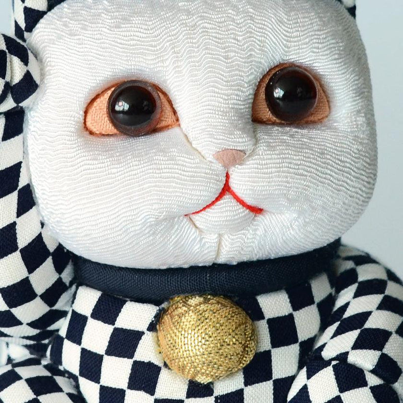 [BECKONING (LUCKY) CAT] MANEKI NEKO CHECKERED PATTERN BLUE (M) | EDO ART DOLLS | KAKINUMA DOLLS