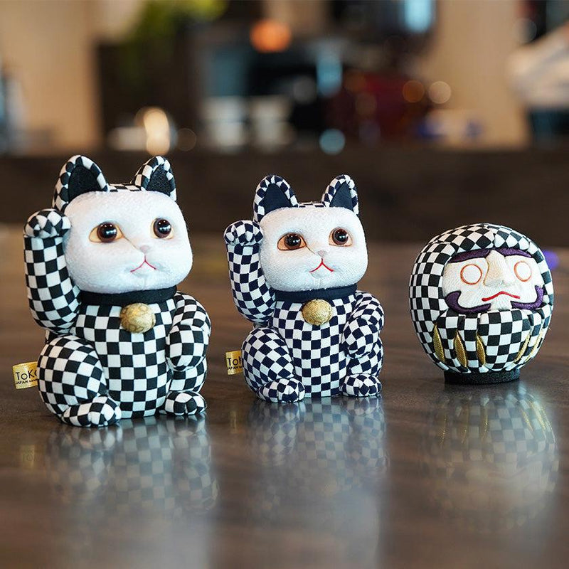 [BECKONING (LUCKY) CAT] MANEKI NEKO CHECKERED PATTERN BLUE (M) | EDO ART DOLLS | KAKINUMA DOLLS