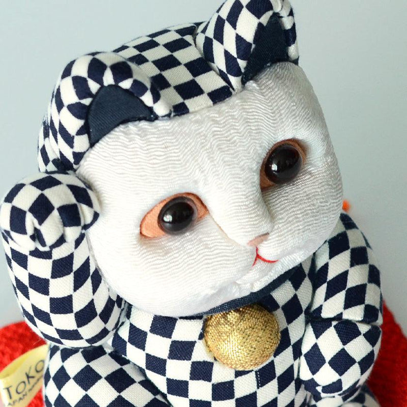 [BECKONING (LUCKY) CAT] MANEKI NEKO CHECKERED PATTERN BLUE (M) | EDO ART DOLLS | KAKINUMA DOLLS