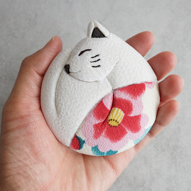 [MIRROR] ROUND CAT (HAND SIZE) | EDO ART DOLLS | KAKINUMA DOLLS