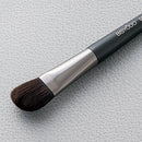 [MAKEUP BRUSH] SHIORI EYESHADOW BRUSH (ANGLED) | MAKEUP BRUSH CRAFT | UYODA BISYODO