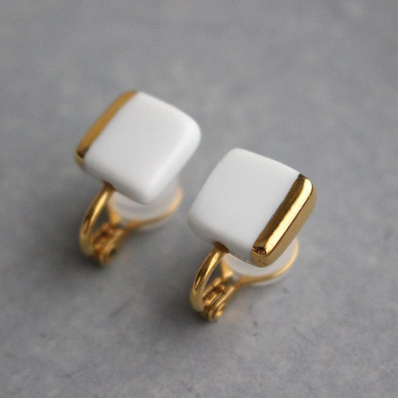 [EARRINGS] WHITE PORCELAIN (S) | IMARI-ARITA WARES | 6.KILN