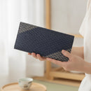 [WALLET] IHORI | KOUSHU INDEN (LACQUERED DEERSKIN CRAFTS)| INDEN-YA｜使用イメージ（演出・着用）※手作りのため色・風合いは一点ごとに異なります