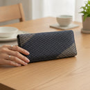 [WALLET] IHORI | KOUSHU INDEN (LACQUERED DEERSKIN CRAFTS)| INDEN-YA｜使用イメージ（演出・着用）※手作りのため色・風合いは一点ごとに異なります