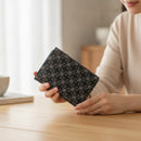 [WALLET] BUNDLE WALLET D ENGLISH ROSE (BLACK BASECOAT WITH GRAY LACQUER) | KOUSHU INDEN (LACQUERED DEERSKIN CRAFTS)| INDEN-YA｜使用イメージ（演出・着用）※手作りのため色・風合いは一点ごとに異なります