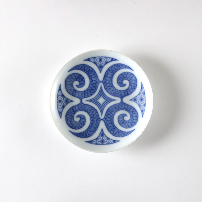 [PLATE] BLUE AND WHITE DYED PLATE Fukiko Goukon | AINU CRAFTS | CIKARPE AKAN