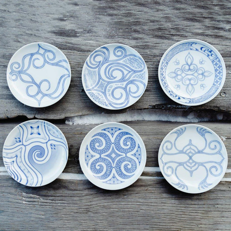 [PLATE] BLUE AND WHITE DYED PLATE Fukiko Goukon | AINU CRAFTS | CIKARPE AKAN