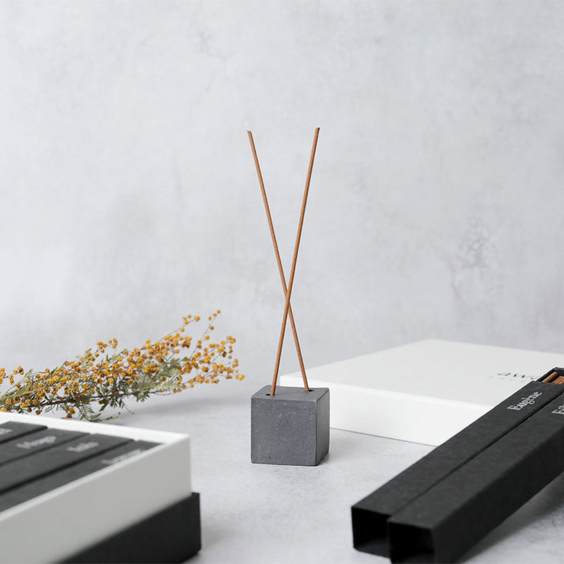 [INCENSE] 14 KINDS X 0.03 LBS(15G) / WITH INCENSE HOLDER Le Mariage coffret | SENKO| AWAJI ENCENS