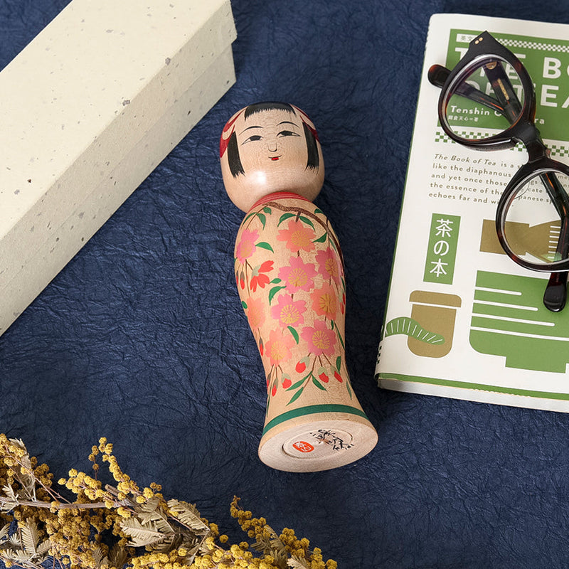 [DOLL] MAKIE KOKESHI (Wooden Dolls) CHERRY BLOSSOM PATTERN | TSUCHIYU DENTO KOKESHI (Wooden Dolls) | AKIHIRO KONNO