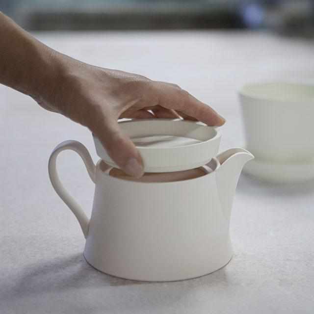 [日本茶杯] 2016 / 英格德拉曼茶壺 L （黑啞光） |伊馬里-阿裡塔·瓦雷斯
