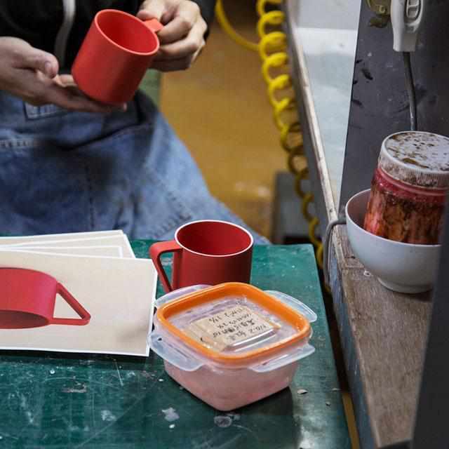 [MUG (CUP)] SHIGEKI FUJISHIRO CUP (RED) | 2016/ | IMARI-ARITA WARES