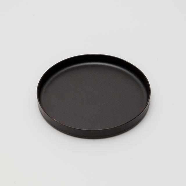 [LARGE PLATE (PLATTER)] TOMÁS ALONSO PLATE 180 (BLACK) | 2016/ | IMARI-ARITA WARES