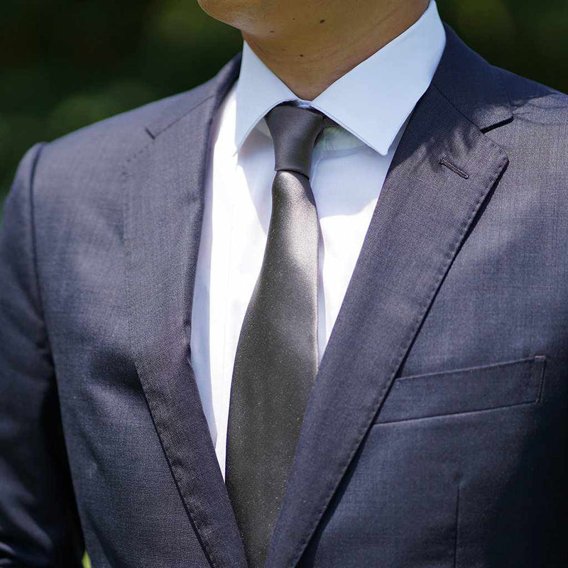 [TIE] MEDIUM GRAY MIYAVI 33 MOMME SILK SATIN | GUNNAI TEXTILES| FUJI SAKURA