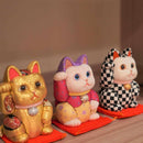 [BECKONING (LUCKY) CAT] MANEKI NEKO, FENG SHUI (GOLD) FORTUNE | EDO ART DOLLS | KAKINUMA DOLLS