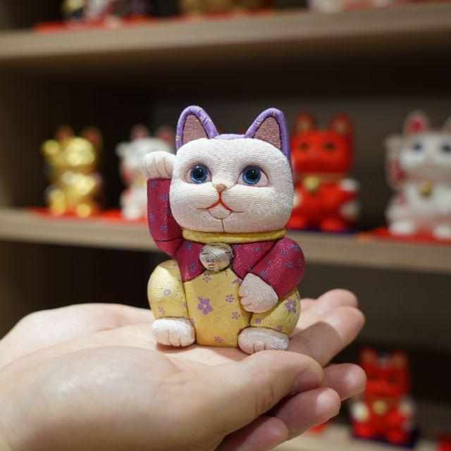 [Beckoning （Lucky） Cat] Maneki Neko ， Glow | Edo Art Dolls