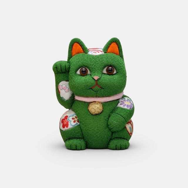 [BECKONING (LUCKY) CAT] MANEKI NEKO, FENG SHUI (GREEN) REST FATIGUE RECOVERY | EDO ART DOLLS | KAKINUMA DOLLS