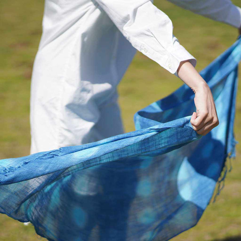 [SCARF] HAND-DYED STALL WITH NATURAL INDIGO (SQUEEZE) | INDIGO DYEING| INDIGO KESENNUMA