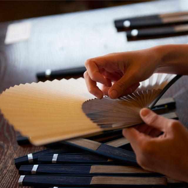 [HAND FAN] FRAGRANT FAN UTSUSHI INCENSE SUNSHINE X DAPHNE FLOWER INCENSE | KYOTO FOLDING FANS | OHNISHI TSUNE SHOTEN