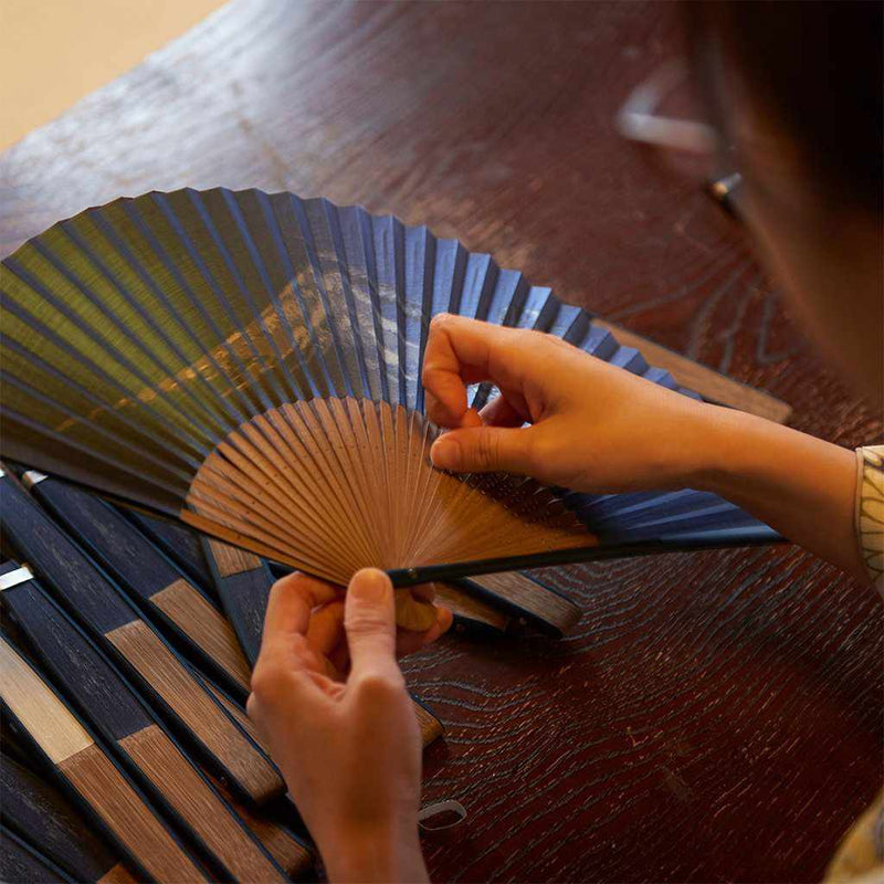 [HAND FAN] MEN'S PAPER FAN FUJIN RAIJIN WAKI ??LACQUER | KYOTO FOLDING FANS | OHNISHI TSUNE SHOTEN