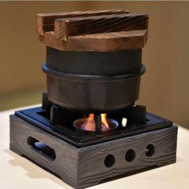 [COOKER (POT)] CHARCOAL KETTLE FOR ONE PERSON KEI KEI WITH WOODEN LID (DIRECT FIRE & IH) | HOMUSUBI | CARBON PROCESSING