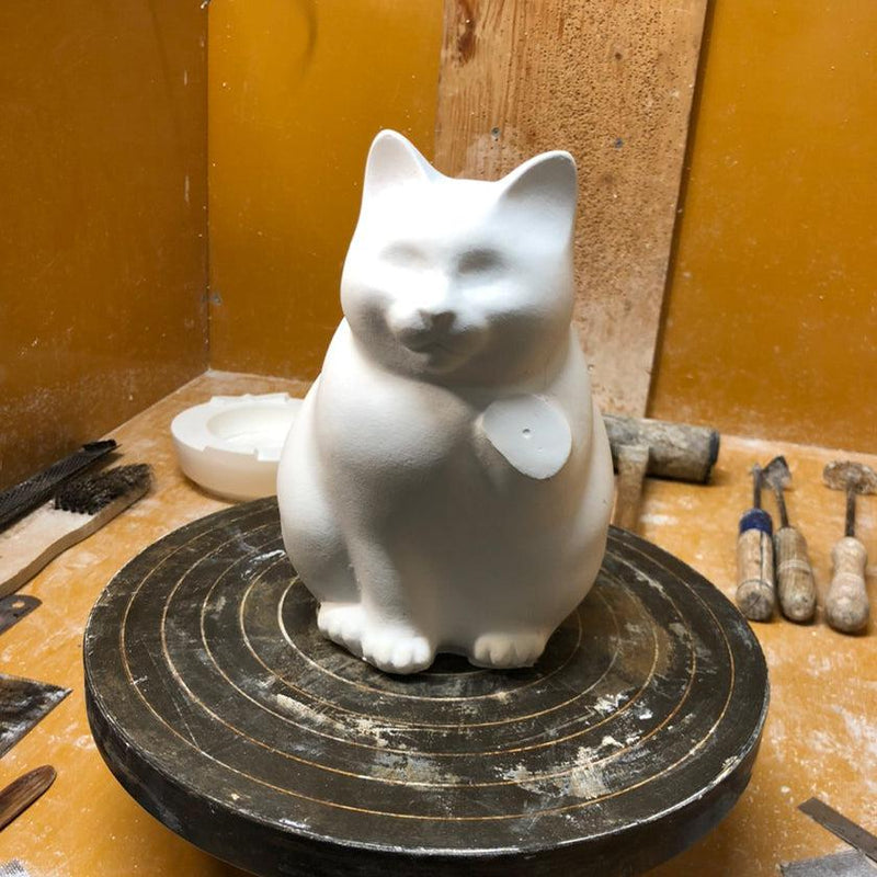 [BECKONING (LUCKY) CAT] MANEKINEKO BANK SECOND MODEL WHITE | KATA KOTO | HIZEN YOSHIDA WARES