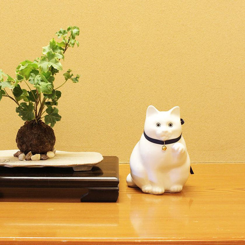 [BECKONING (LUCKY) CAT] MANEKINEKO BANK SECOND MODEL WHITE | KATA KOTO | HIZEN YOSHIDA WARES