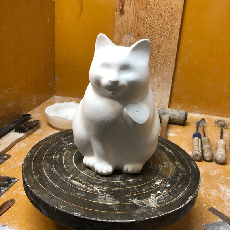 [BECKONING (LUCKY) CAT] MANEKINEKO BANK SECOND MODEL BLACK | KATA KOTO | HIZEN YOSHIDA WARES