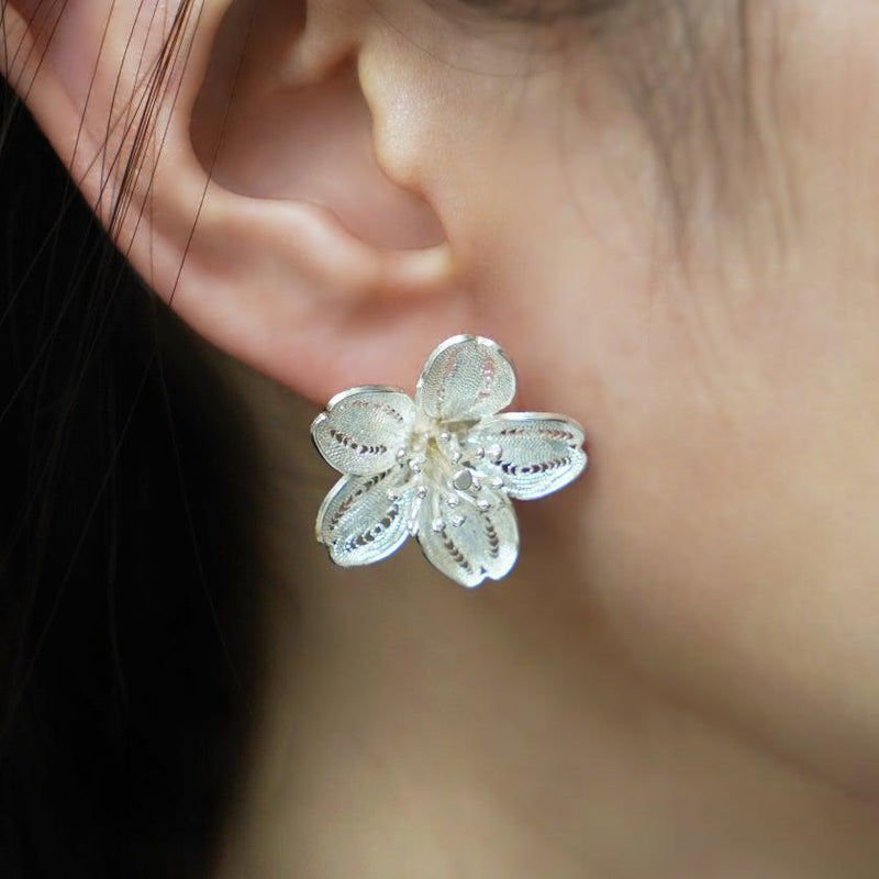 [PIERCED EARRINGS] SAKURA (CHERRY BLOSSAM DROP) ONE EAR | CHECOS | SILVER WIRE WORK