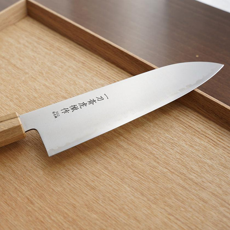 [KITCHEN (CHEF) KNIFE]  POWDERED HSS SUPER GOLD (SG2) SANTOKU KNIFE (DOUBLE EDGED) OAK HANDLE 180MM | SEKI FORGED BLADES