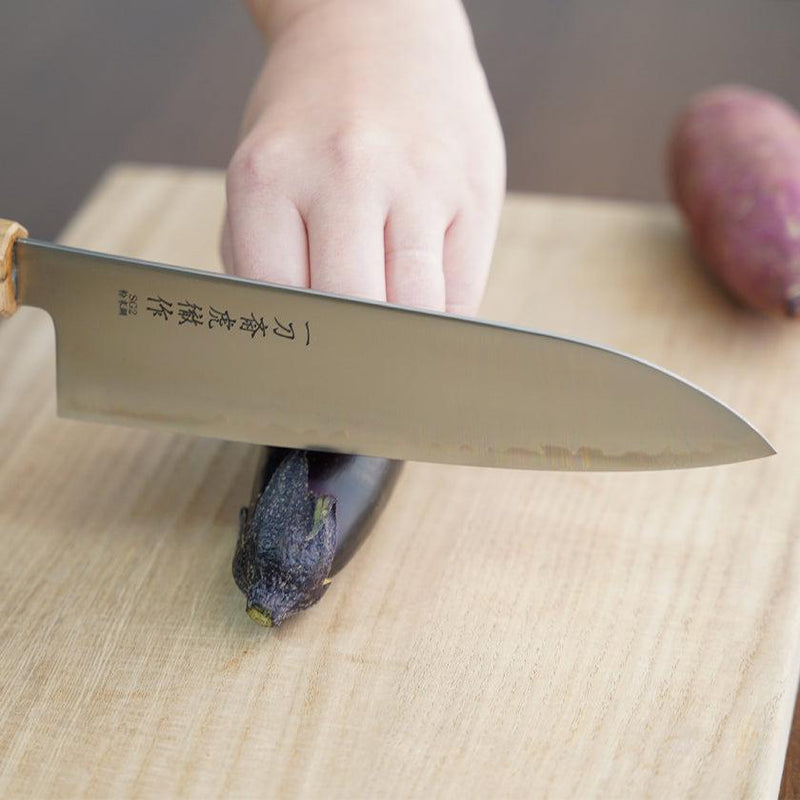 [KITCHEN (CHEF) KNIFE]  POWDERED HSS SUPER GOLD (SG2) SANTOKU KNIFE (DOUBLE EDGED) OAK HANDLE 180MM | SEKI FORGED BLADES