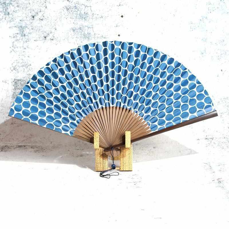 [HAND FAN] RAKUSHIKI URUSHI PALE NAVY BLUE | RAKUKEI | KYOTO FOLDING FANS