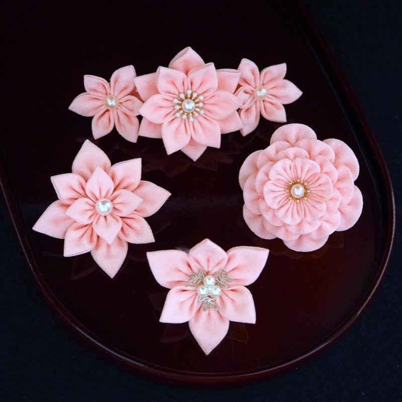 [ACCESSORY 4 PIECES] CHERRY BLOSSOM (BARRETTE, TRIANGLE BROOCH, SQUARE BROOCH, ROUND BROOCH) | TSUMAMI KANZASHI