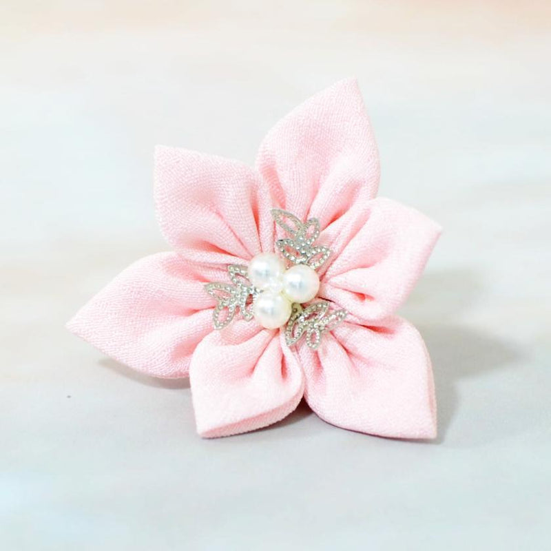 [ACCESSORY 4 PIECES] CHERRY BLOSSOM (BARRETTE, TRIANGLE BROOCH, SQUARE BROOCH, ROUND BROOCH) | TSUMAMI KANZASHI