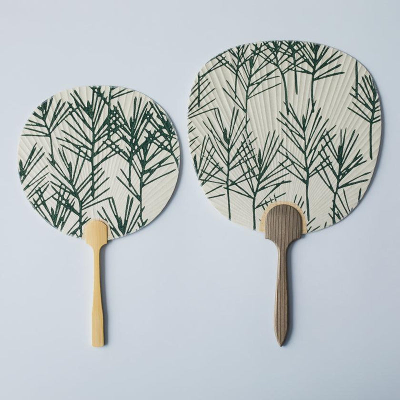 [HAND FAN] UCHIWA PINE TREE WHITE (L) | KARAGEN | KARAKAMI