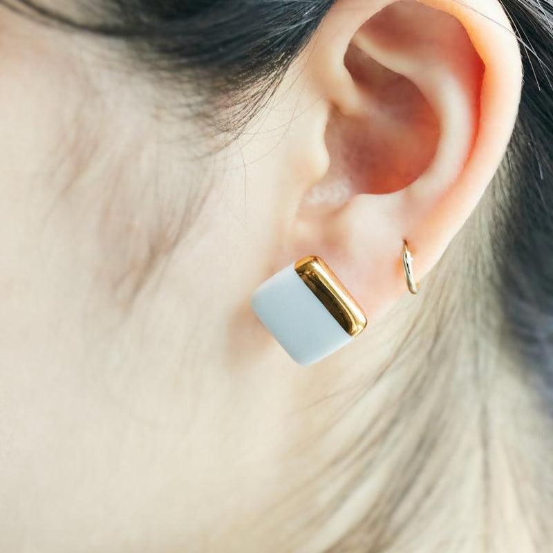 [PIERCED EARRINGS] WHITE PORCELAIN SQUARE | IMARI-ARITA WARES | 6.KILN