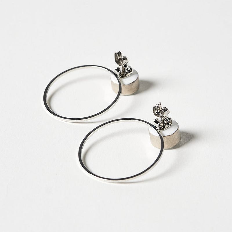 [刺耳的耳環]白色瓷器銀| Imari-Arita商品| 6.KILN