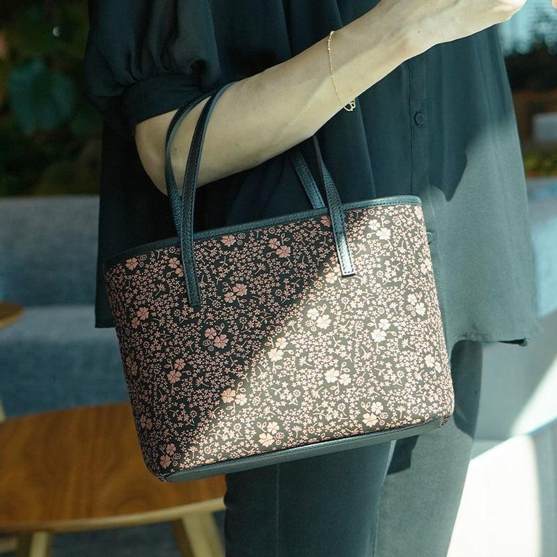 [TOTE BAG] 50HANDBAG MORNING GLORY (BLACK BASECOAT WITH PINK LACQUER) | KOUSHU INDEN (LACQUERED DEERSKIN CRAFTS)| INDEN-YA