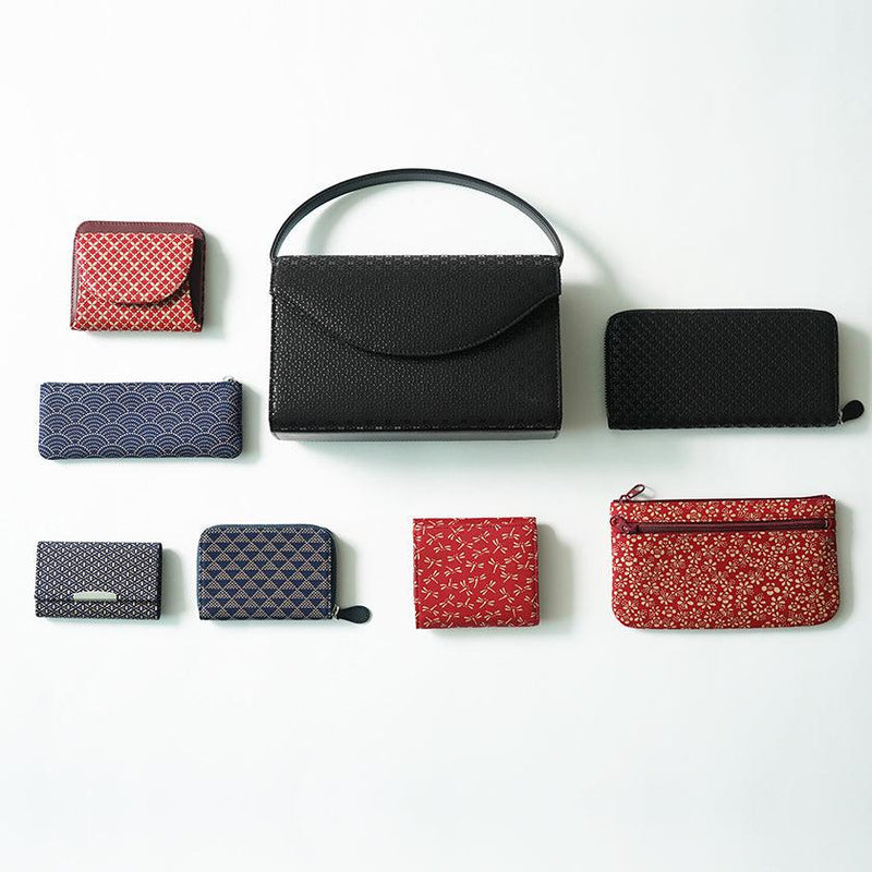 [HANDBAG] A FLOWER LATTICE (BLACK BASECOAT WITH NAVY BLUE LACQUER) | KOUSHU INDEN (LACQUERED DEERSKIN CRAFTS)| INDEN-YA