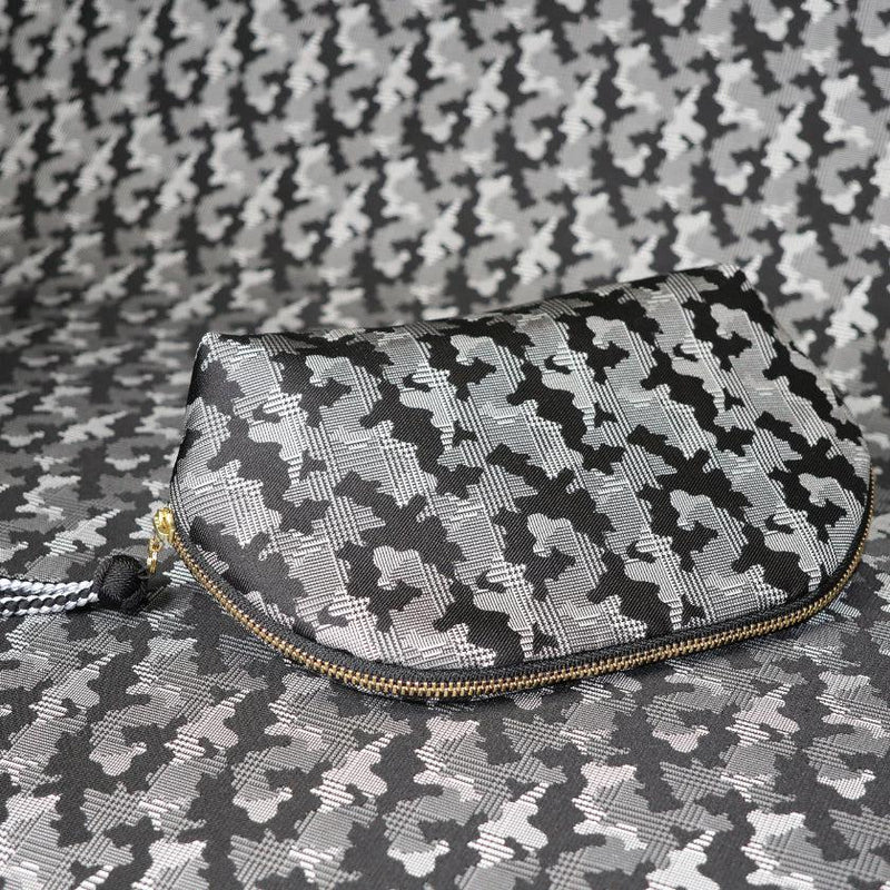 [POUCH] NISHIJIN SILK SHELL-SHAPED POUCH CAMOUFLAGE GLEN CHECK WITH KYO-KUMIHIMO (BLACK) | NISHIJIN TEXTILES | ATELIER KYOTO NISHIJIN