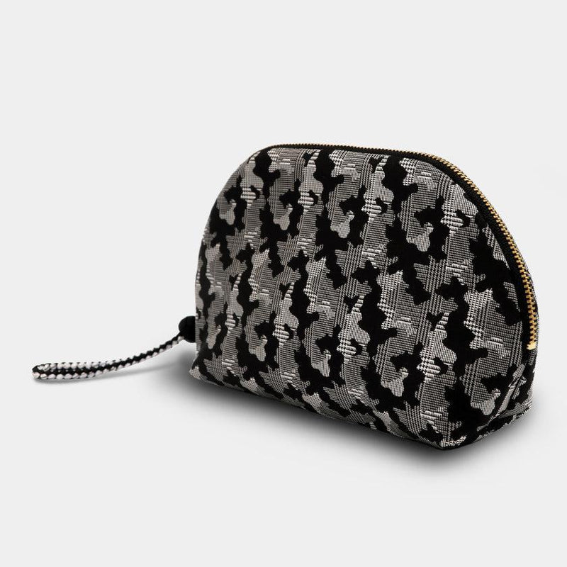 [POUCH] NISHIJIN SILK SHELL-SHAPED POUCH CAMOUFLAGE GLEN CHECK WITH KYO-KUMIHIMO (BLACK) | NISHIJIN TEXTILES | ATELIER KYOTO NISHIJIN