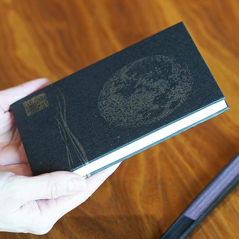 [STATIONERY] RED STAMP BOOK FULL MOON (BLACK) | KARAKAMI (JAPANESE PAPER)｜KEIBIFUGETSU