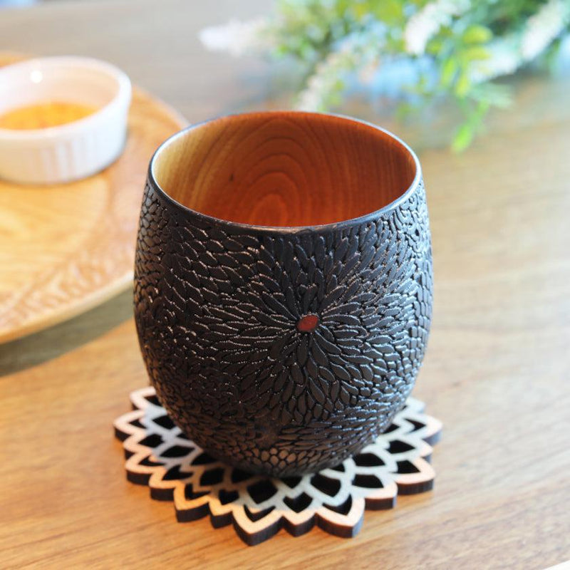 [CUP] CHRYSANTHEMUM PATTERN (BLACK) | PRINTING AND KYO-YUZEN ENGRAVING| SANSAI STUDIO