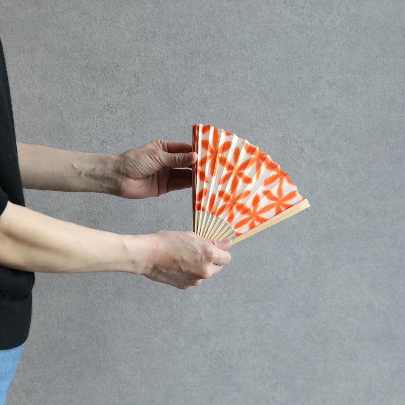 [HAND FAN] SEKKA SHIBORI (ORANGE) FOR WOMEN | KUROTANI WASHI PAPER|KUROTANI WASHI COOPERATIVE GROUP