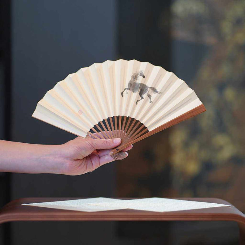 [HAND FAN] WOMAN'S HORSE, SOOT AND BAMBOO | UNKINDO FUKATSU HAND FAN | EDO FOLDING FANS