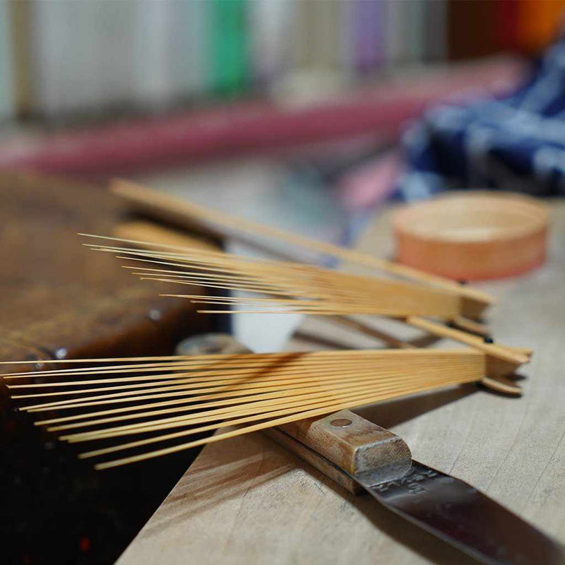 [HAND FAN] WOMAN'S TACHIBANA GOLD LACQUER | UNKINDO FUKATSU HAND FAN | EDO FOLDING FANS