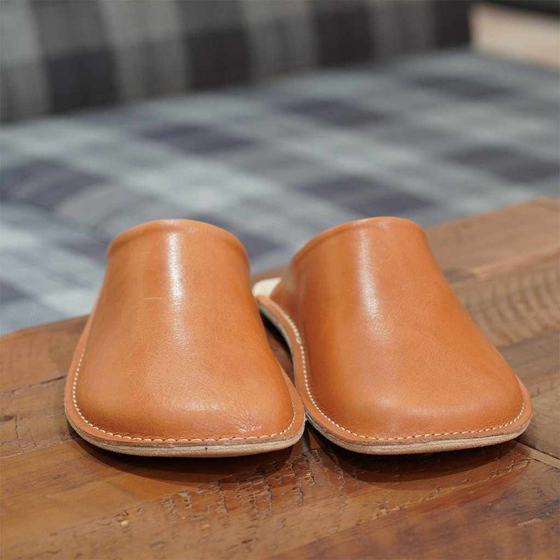 [SLIPPERS] WAXEDLEATHER (CAMEL) | LEATHER PROCESSING